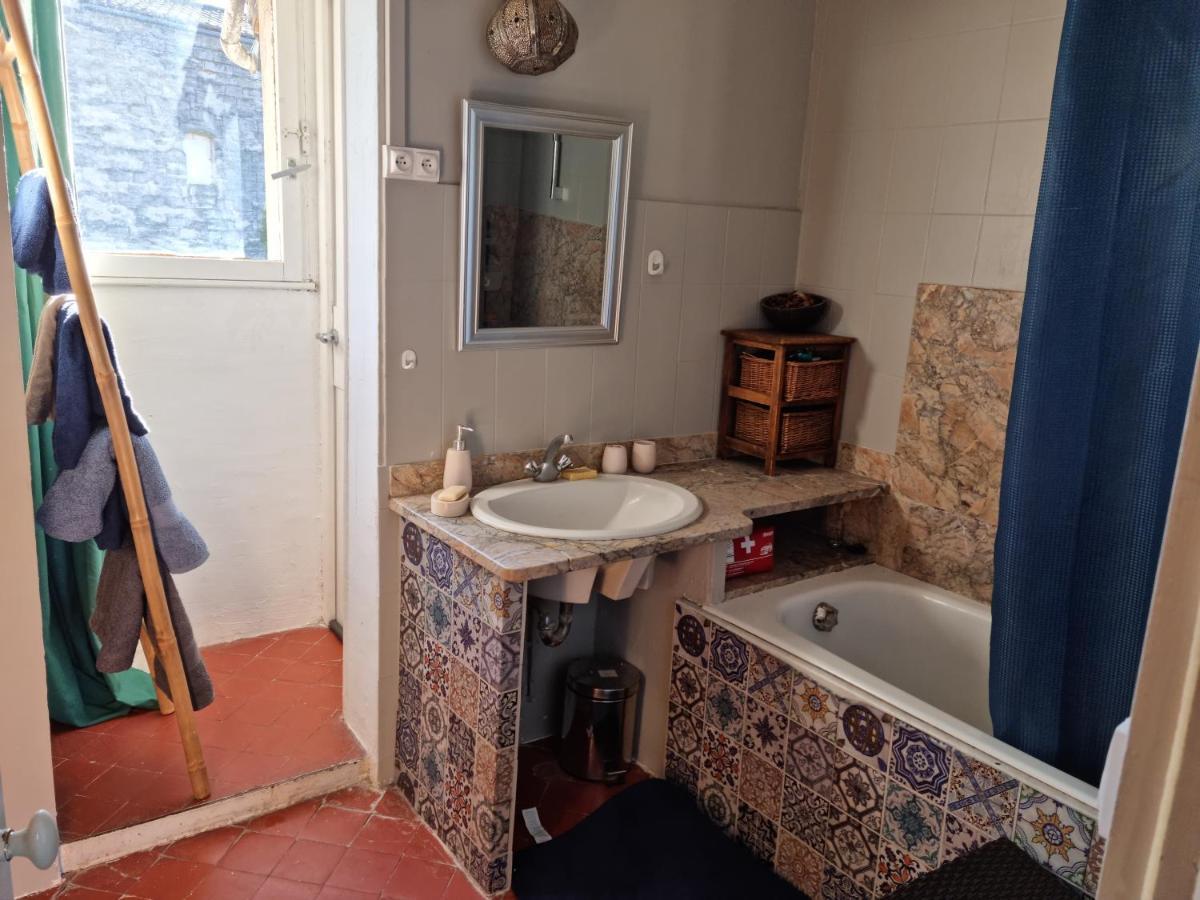 Ferienwohnung Un Nid Sur Les Toits Face Au Palais Des Papes Avignon Exterior foto