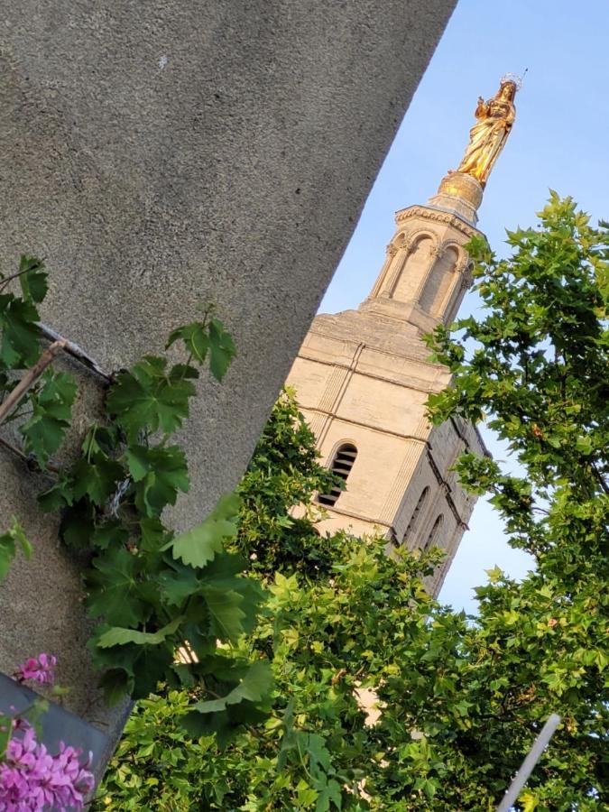 Ferienwohnung Un Nid Sur Les Toits Face Au Palais Des Papes Avignon Exterior foto