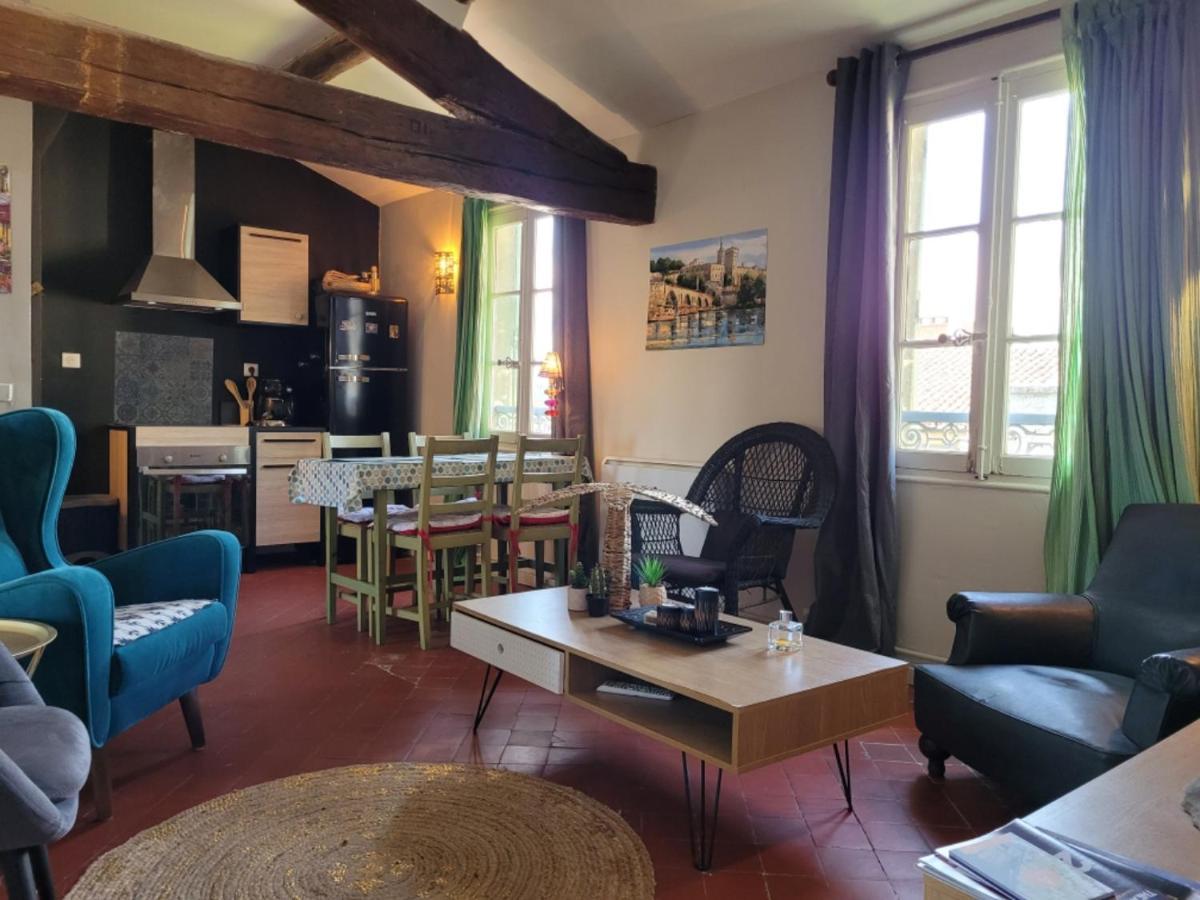 Ferienwohnung Un Nid Sur Les Toits Face Au Palais Des Papes Avignon Exterior foto